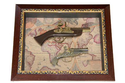 kolakseon-tofang تابلوديواري تپانچه چخماقي قديمي