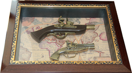 makat aslaheh تابلوديواري تپانچه چخماقي قديمي