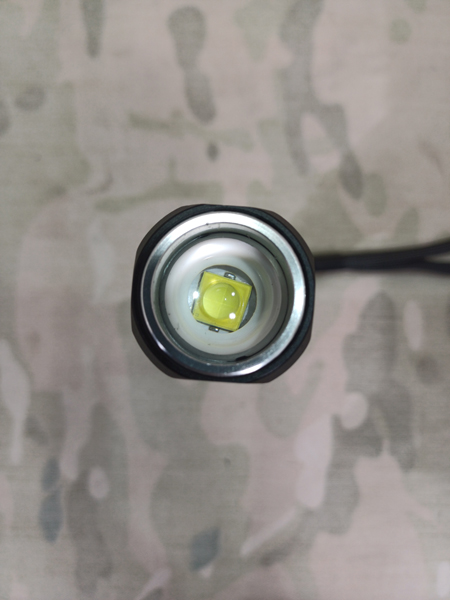 چراغ قوه بند دار شارژی 3 حالته چراغ قوه بند دار شارژی 3 حالته