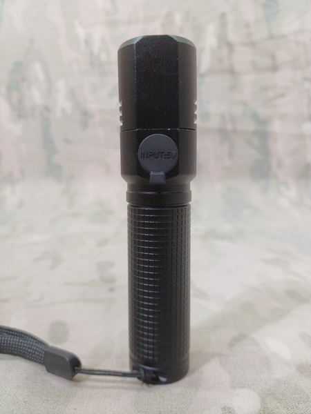 چراغ قوه بند دار شارژی 3 حالته چراغ قوه بند دار شارژی 3 حالته