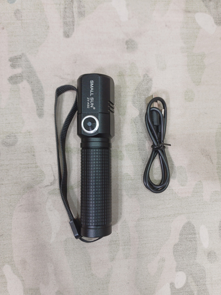 چراغ قوه بند دار شارژی 3 حالته چراغ قوه بند دار شارژی 3 حالته