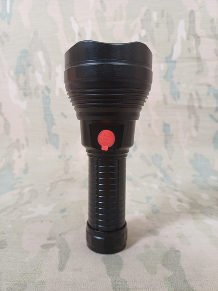 چراغ قوه سایز متوسط ضد ضربه 3 حالته چراغ قوه سایز متوسط ضد ضربه 3 حالته