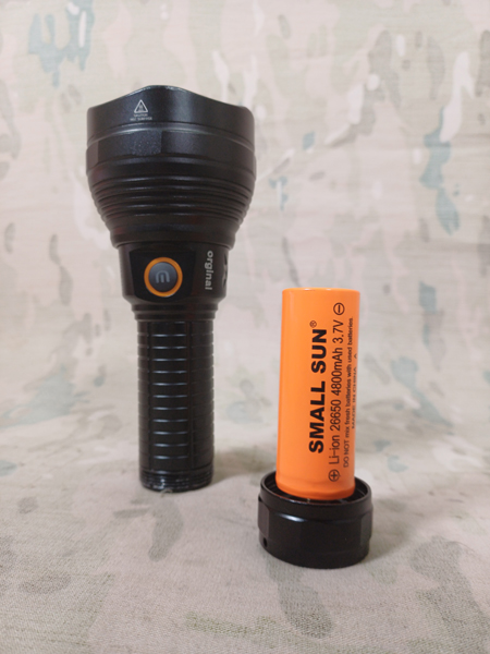 چراغ قوه شارژی سایز متوسط ضد ضربه 3 حالته چراغ قوه شارژی سایز متوسط ضد ضربه 3 حالته