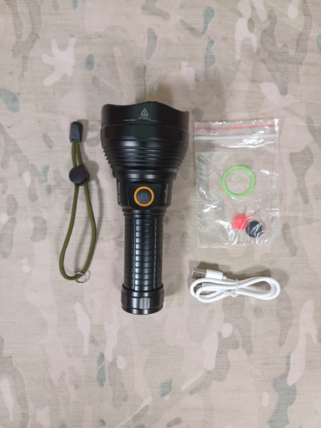 چراغ قوه شارژی سایز متوسط ضد ضربه 3 حالته چراغ قوه شارژی سایز متوسط ضد ضربه 3 حالته