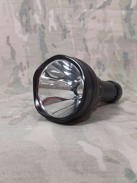 چراغ قوه شارژی سایز متوسط ضد ضربه 3 حالته چراغ قوه شارژی سایز متوسط ضد ضربه 3 حالته