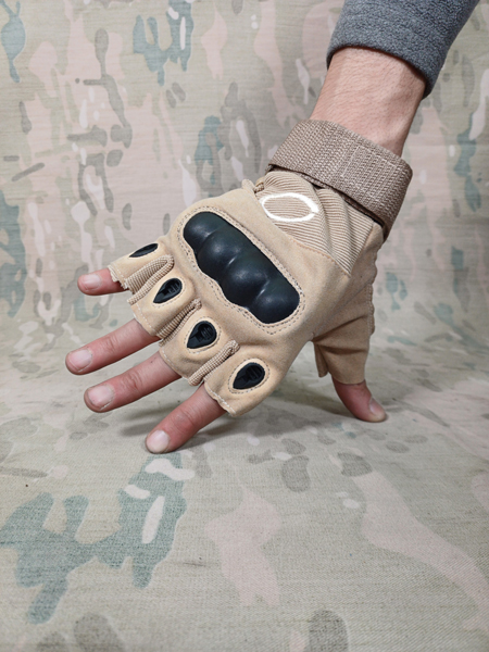 دستکش موتورسواری نیم انگشتی مدل خاکی دستکش موتورسواری نیم انگشتی مدل خاکی