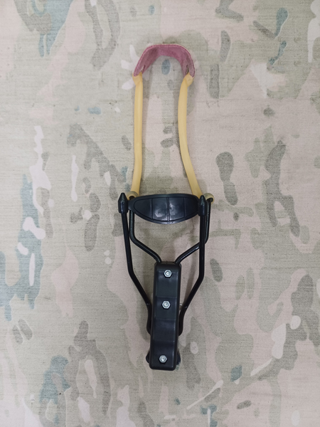 سنگ انداز حرفه ای تفریح و شکار سنگ انداز حرفه ای تفریح و شکار