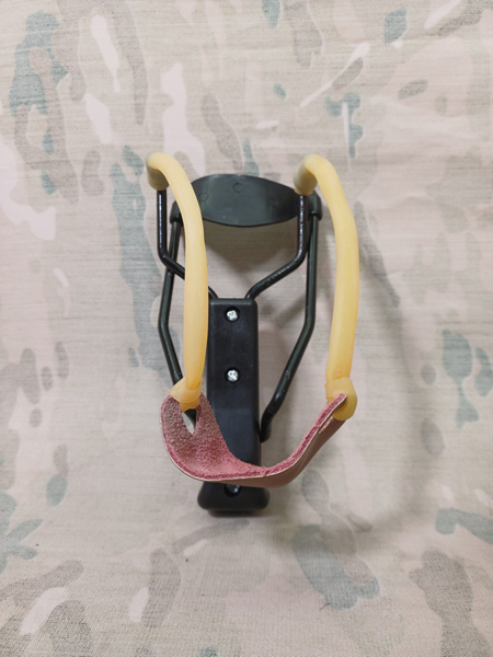 سنگ انداز حرفه ای تفریح و شکار سنگ انداز حرفه ای تفریح و شکار