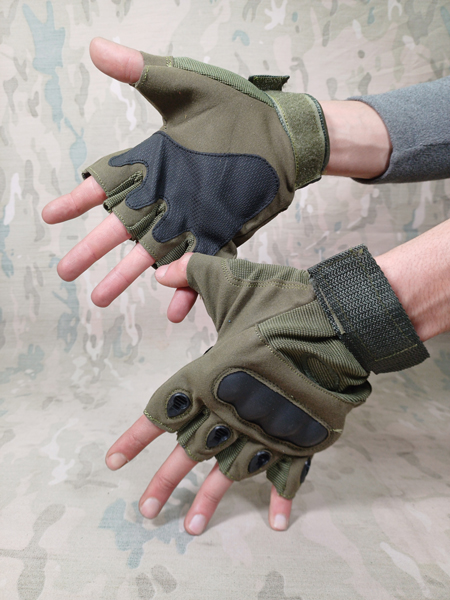 دستکش موتورسواری نیم انگشتی زیتونی دستکش موتورسواری نیم انگشتی زیتونی