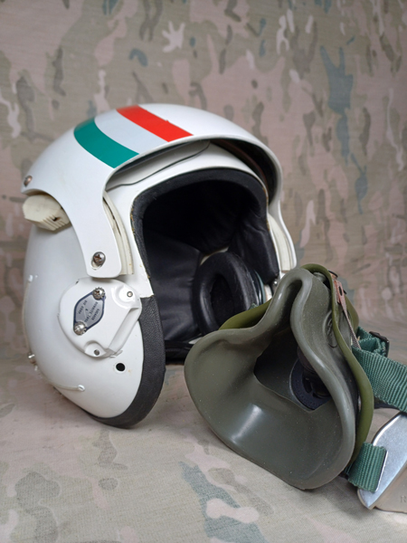 کلاه خلبانی هواپیمای جنگی ام 4 کلاه خلبانی هواپیمای جنگی ام 4