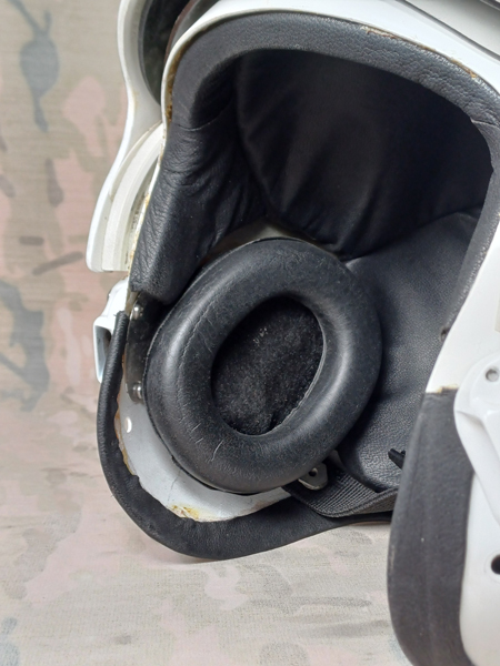 کلاه خلبانی هواپیمای جنگی ام 4 کلاه خلبانی هواپیمای جنگی ام 4