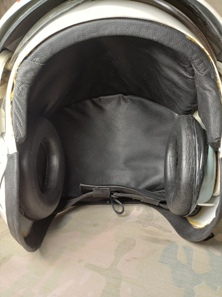 کلاه خلبانی هواپیمای جنگی ام 4 کلاه خلبانی هواپیمای جنگی ام 4