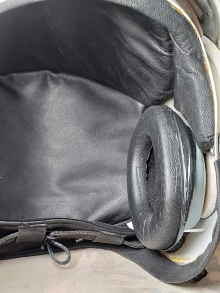 کلاه خلبانی هواپیمای جنگی ام 4 کلاه خلبانی هواپیمای جنگی ام 4