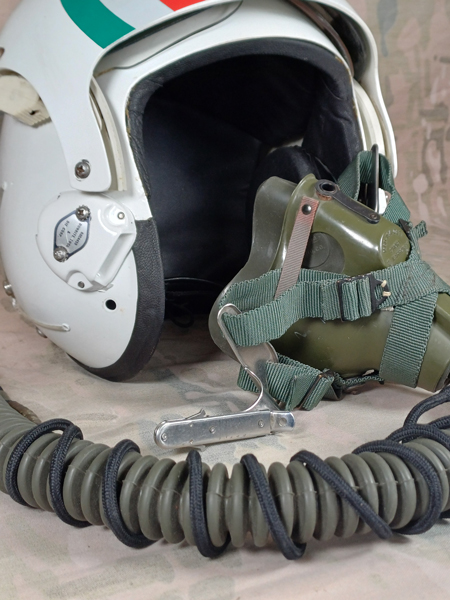 کلاه خلبانی هواپیمای جنگی ام 4 کلاه خلبانی هواپیمای جنگی ام 4